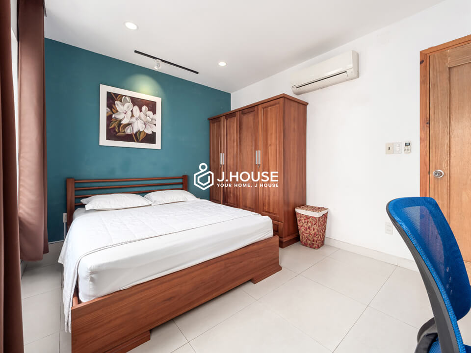 1BR apartment for rent with balcony near airport, Tan Binh District, HCM