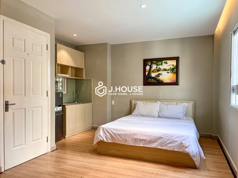 Fully furnished studio apartment on Nguyen Huu Canh Street, Binh Thanh District