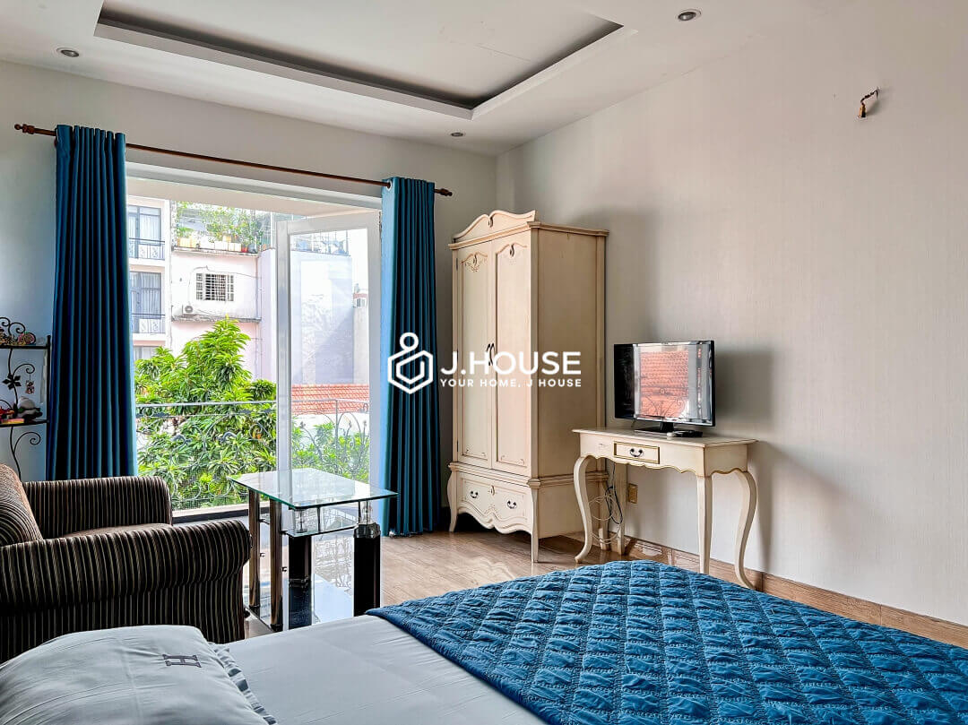 Studio apartment for rent with balcony at T-H Apartment, District 3, HCM
