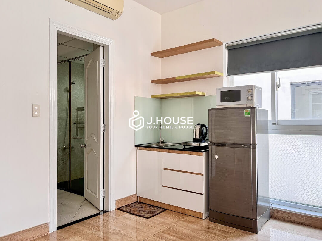 Studio apartment for rent with balcony at T-H Apartment, District 3, HCM