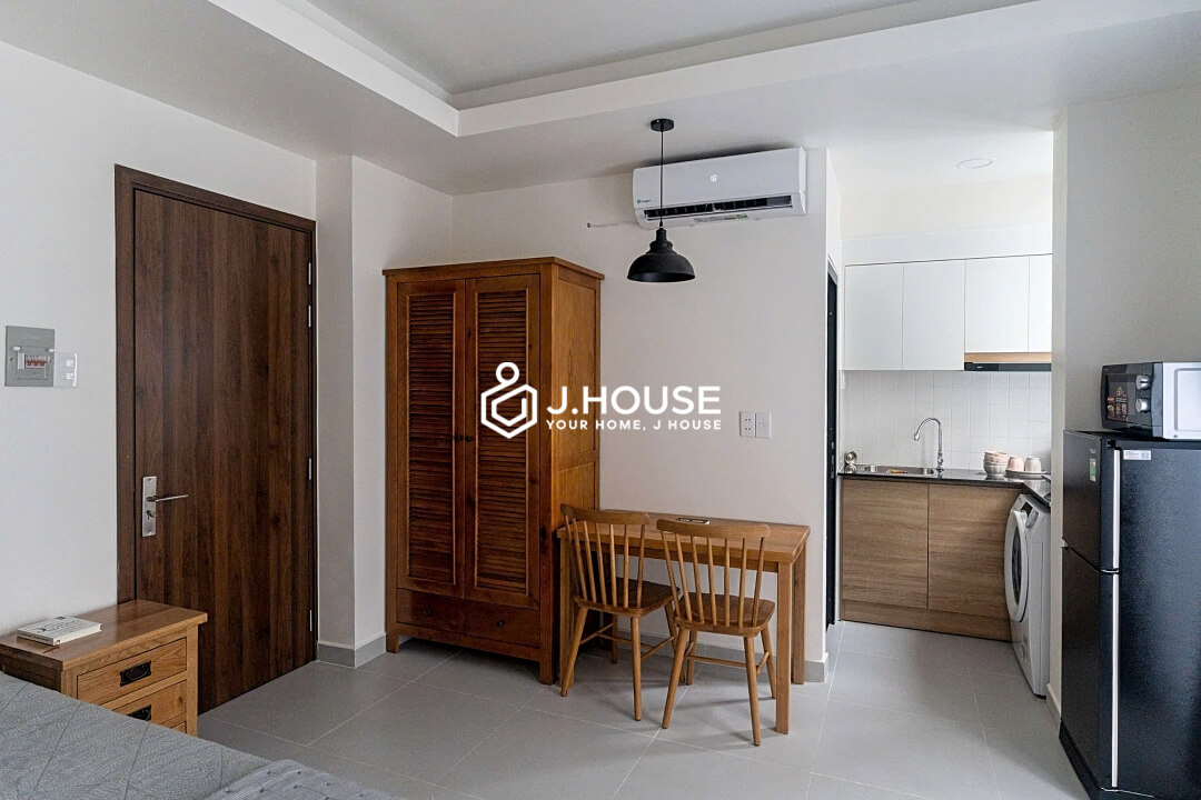 Studio apartment near airport at Huy Apartment, Phu Nhuan District