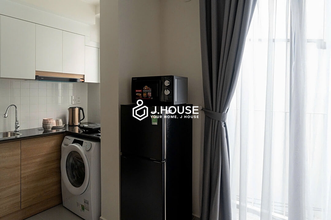 Studio apartment near airport at Huy Apartment, Phu Nhuan District
