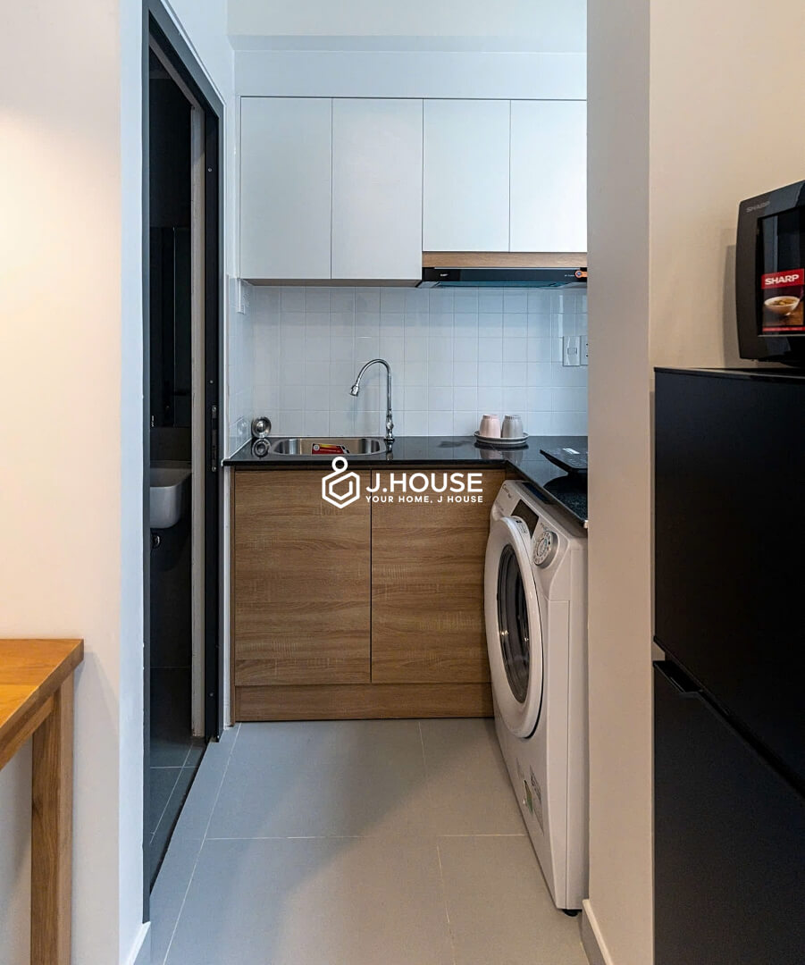 Studio apartment near airport at Huy Apartment, Phu Nhuan District