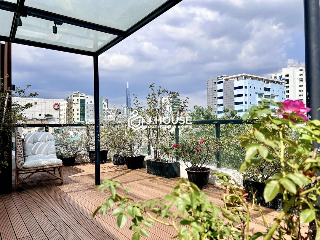 Rent spacious and cosy 1 bedroom apartment in District 1, HCMC