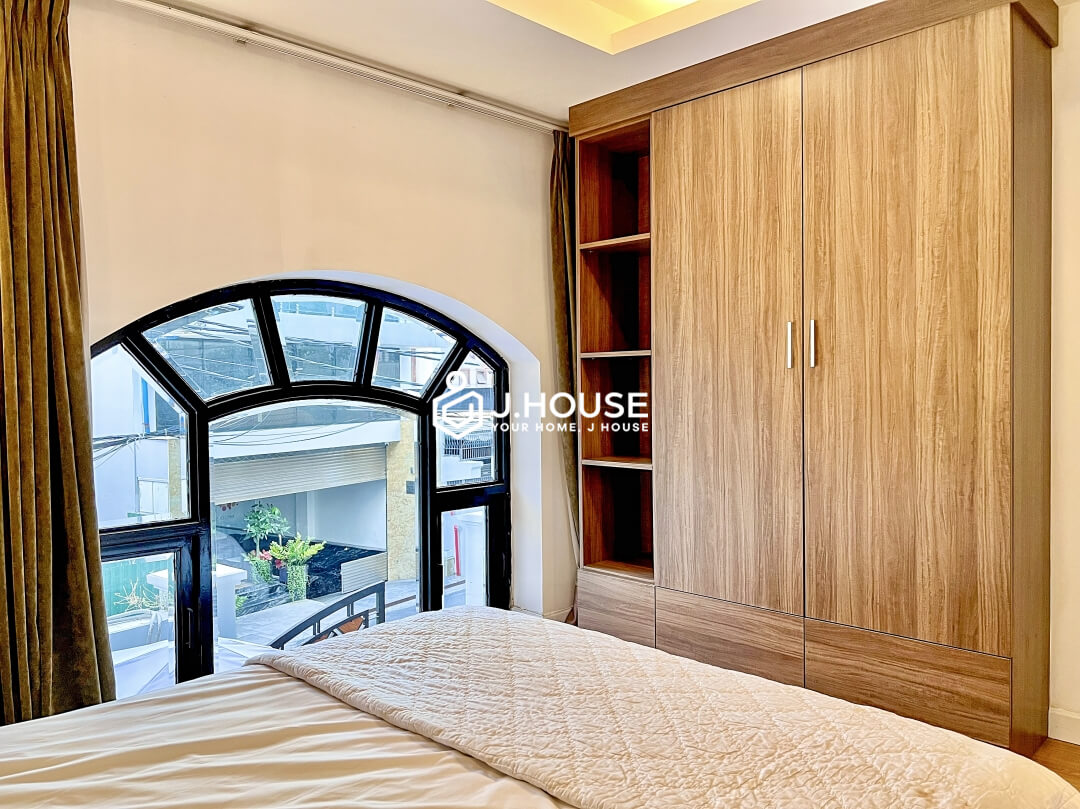 1BR apartment for rent near park and airport, Tan Binh District