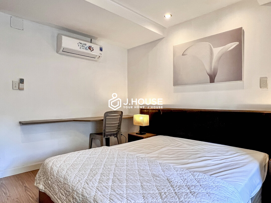 1BR apartment for rent near park and airport, Tan Binh District