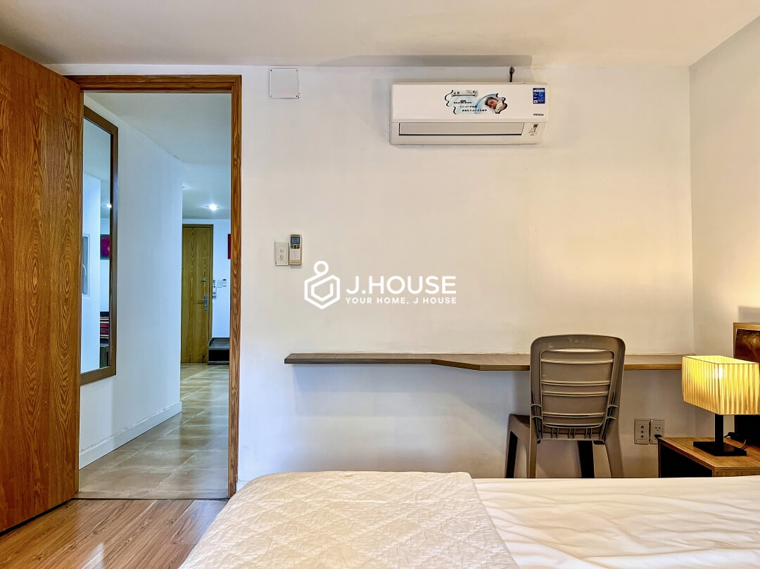1BR apartment for rent near park and airport, Tan Binh District