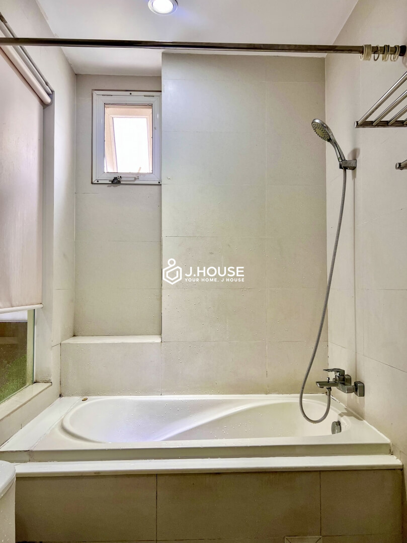 Affordable apartment for rent on Pham Viet Chanh Street, Binh Thanh District