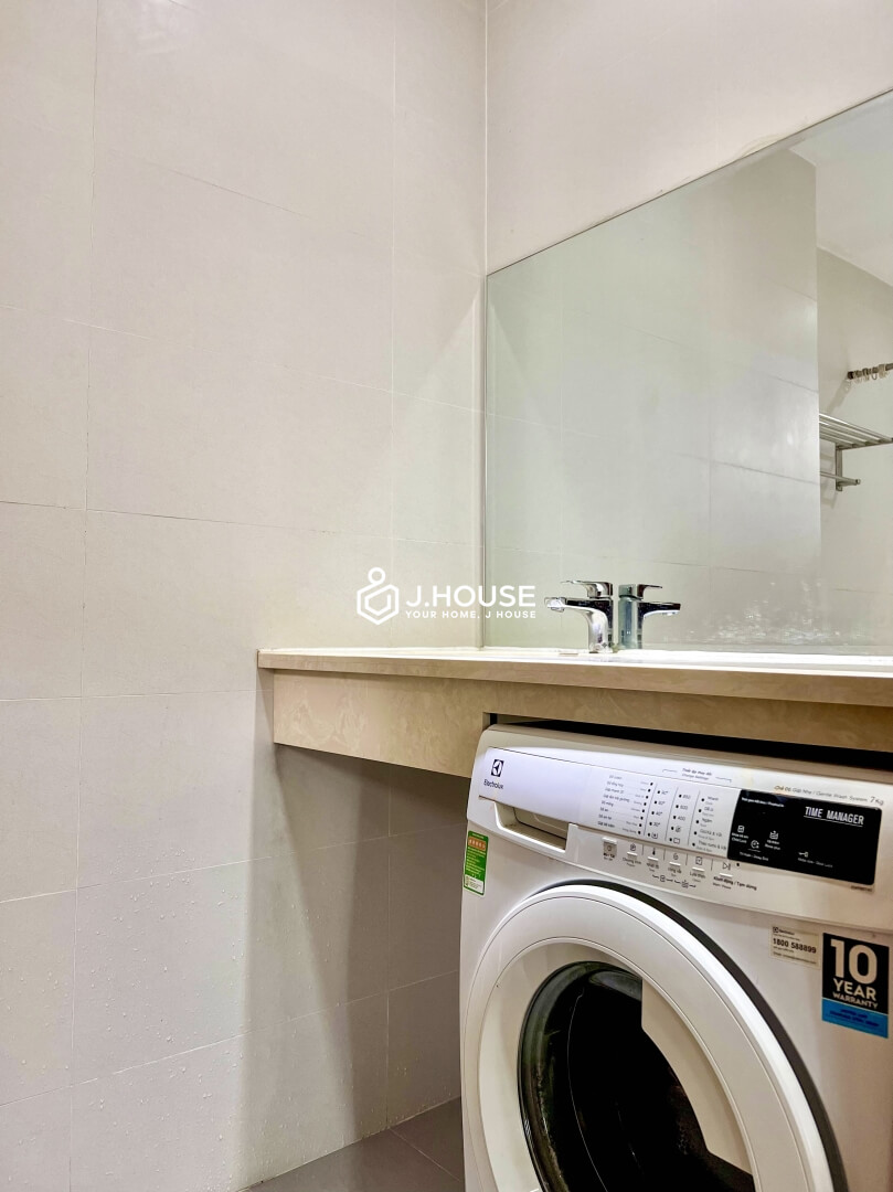 Affordable apartment for rent on Pham Viet Chanh Street, Binh Thanh District