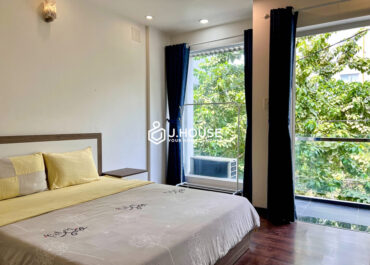 Apartment for rent with balcony at Phan Ngu Apartment, District 1, HCMC