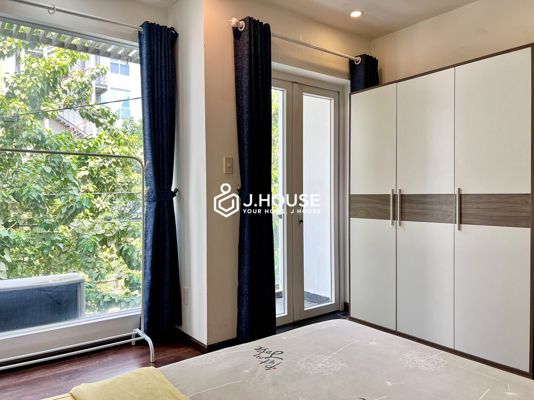 Apartment for rent with balcony at Phan Ngu Apartment, District 1, HCMC