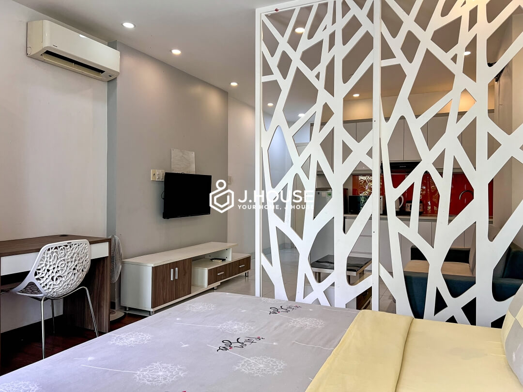 Apartment for rent with balcony at Phan Ngu Apartment, District 1, HCMC