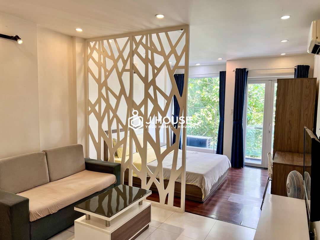Apartment for rent with balcony at Phan Ngu Apartment, District 1, HCMC