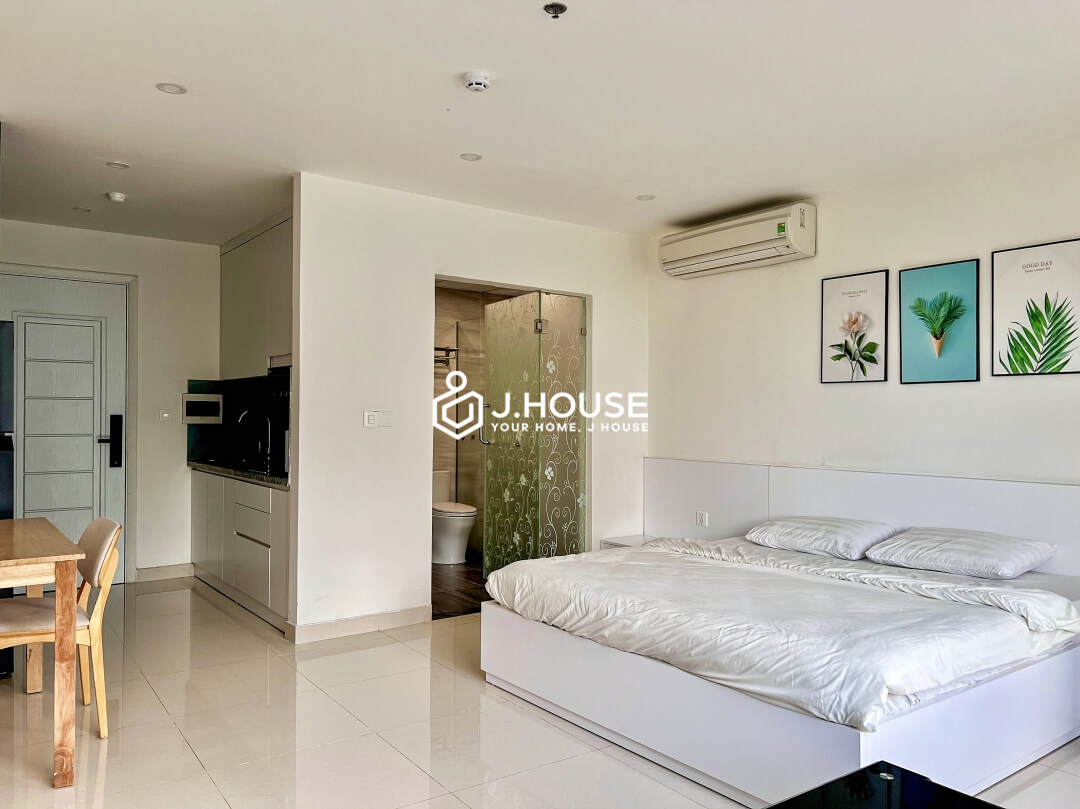 Apartment with swimming pool at Blue Eyes Thao Dien, District 2