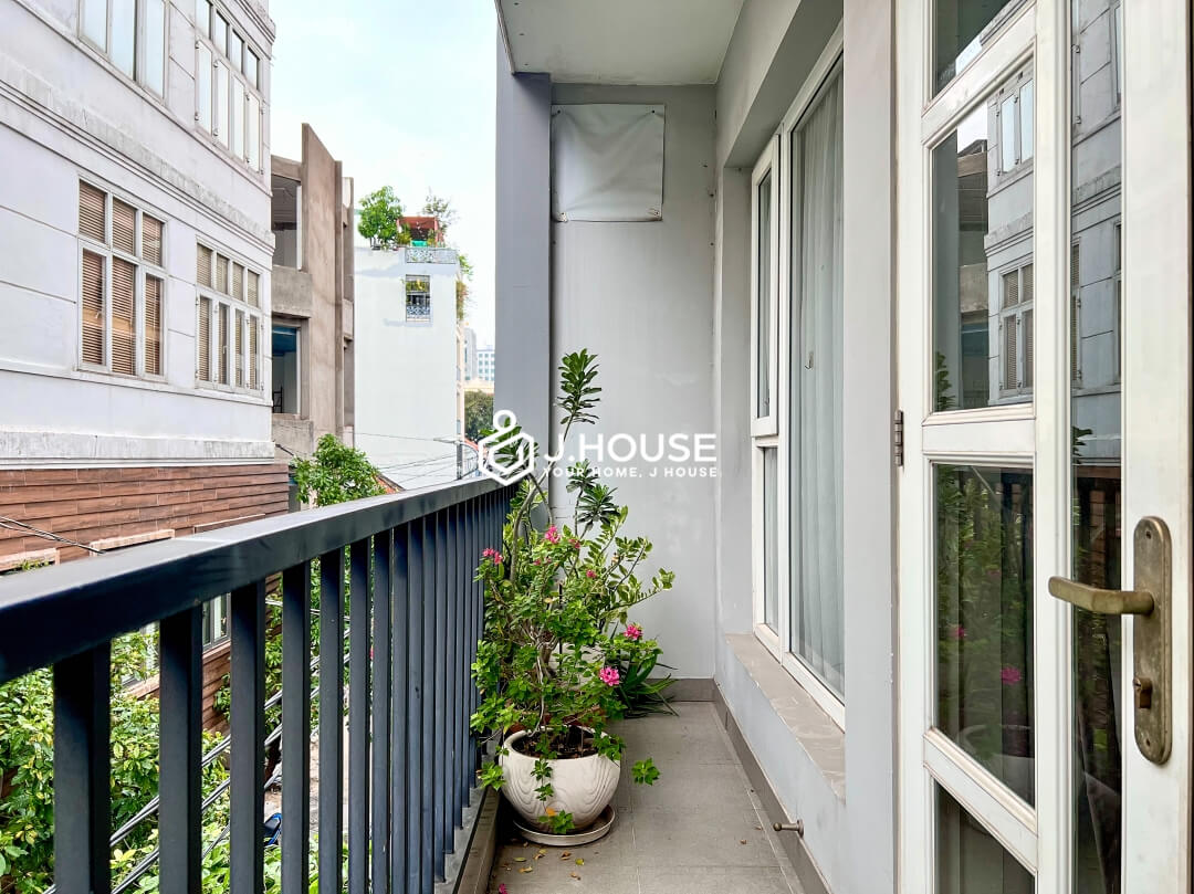Bright 1BR apartment with a balcony at Ton Apartment, District 1, HCMC