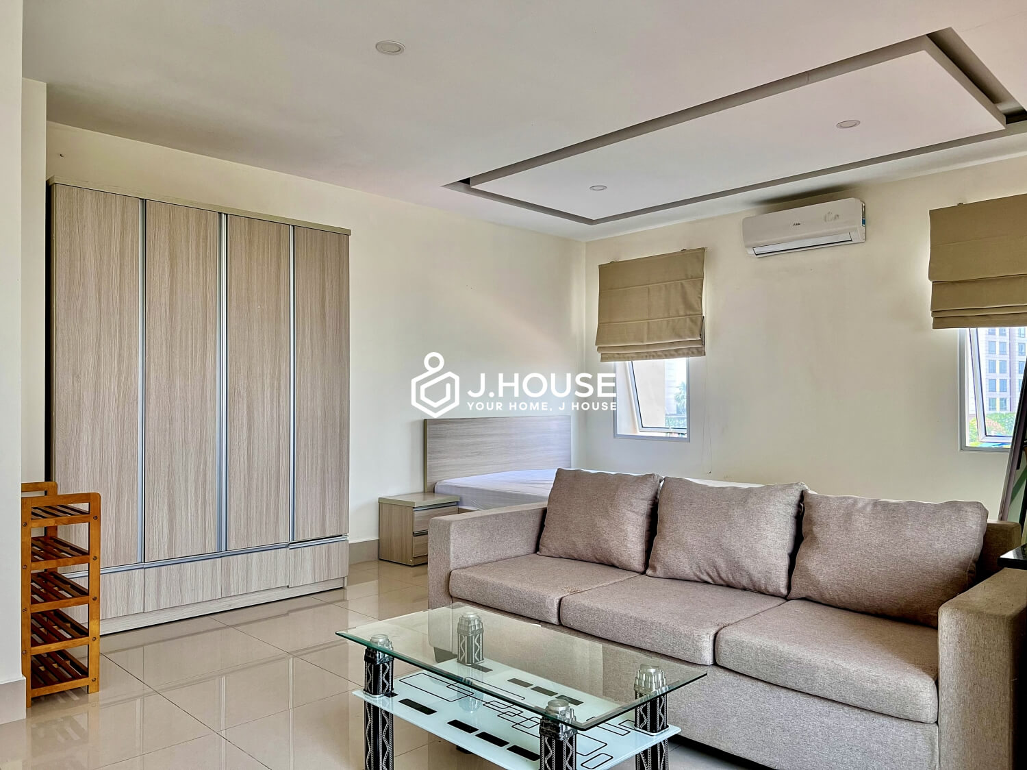 Bright studio apartment with pool and gym at Rosewood Apartment Thao Dien