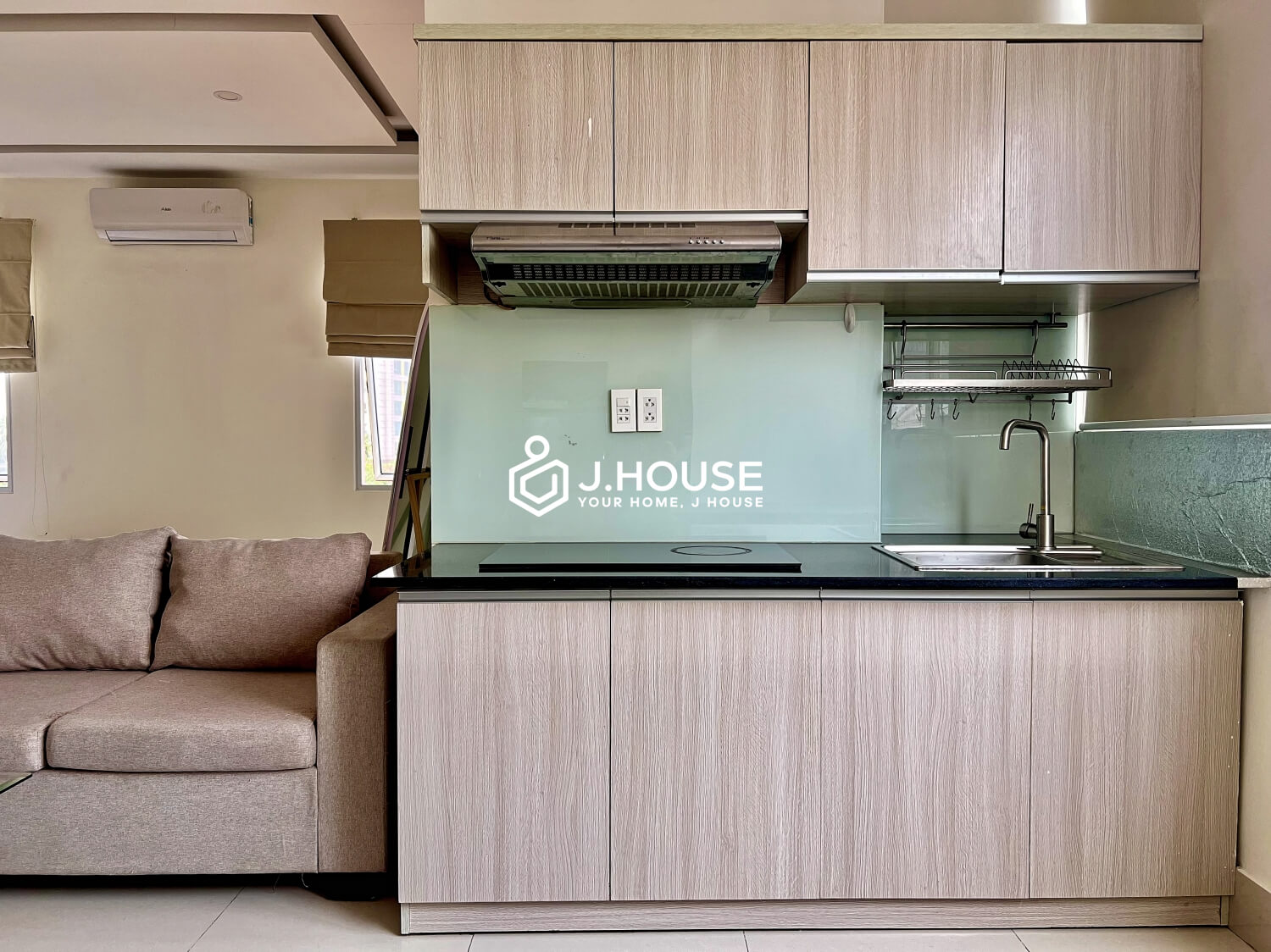 Bright studio apartment with pool and gym at Rosewood Apartment Thao Dien