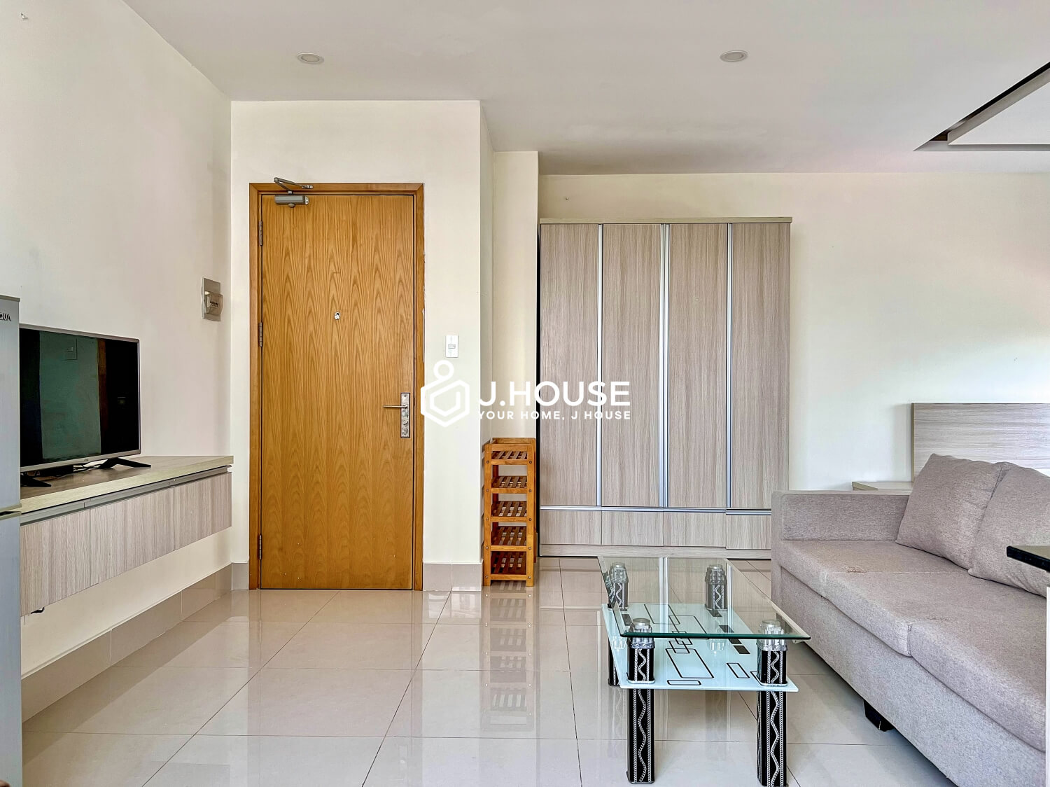 Bright studio apartment with pool and gym at Rosewood Apartment Thao Dien