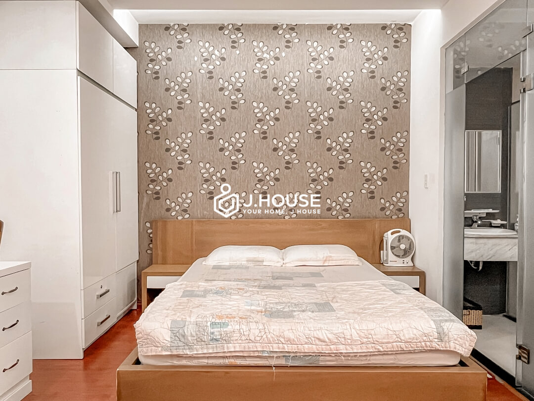 Cheap fully furnished studio for rent at SICC Building, District 1, HCMC