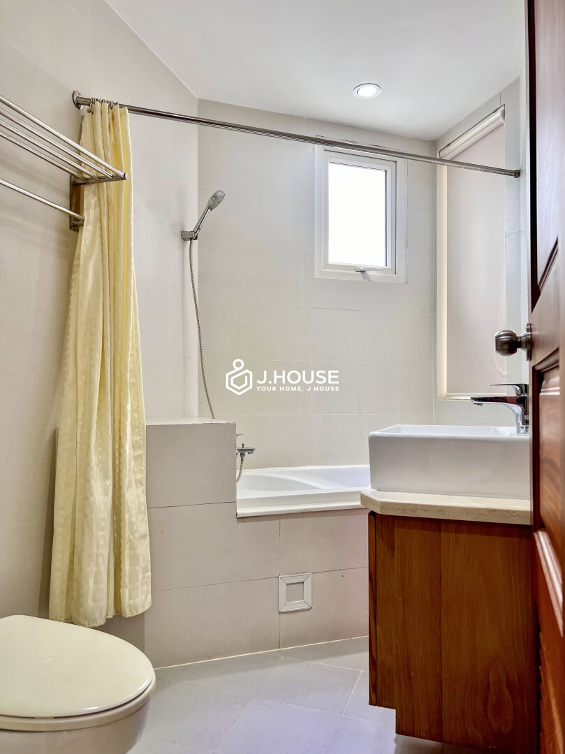 Fully furnished apartment for rent on Pham Viet Chanh Street, Binh Thanh District