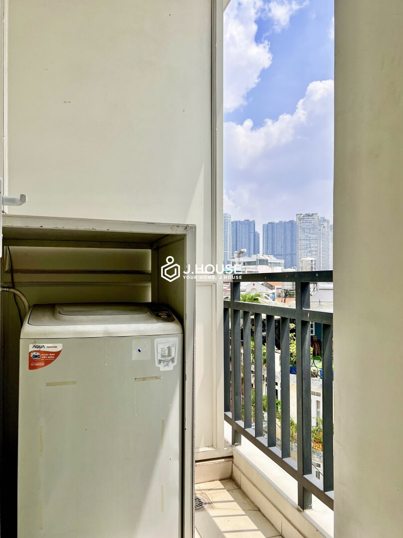 Fully furnished apartment for rent on Pham Viet Chanh Street, Binh Thanh District