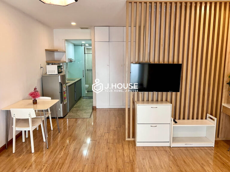 Fully furnished studio apartment for rent at Ton Apartment, District 1, HCMC