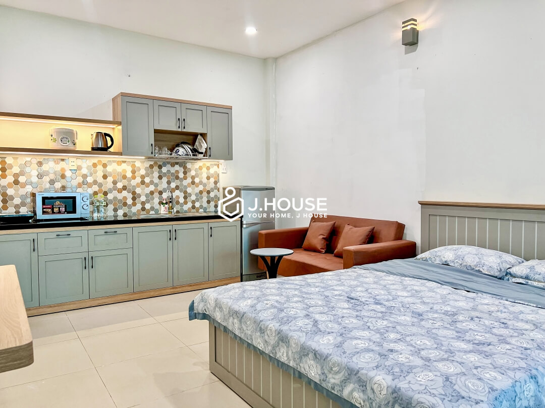 Fully furnished studio apartment for rent near the park in District 1, HCMC