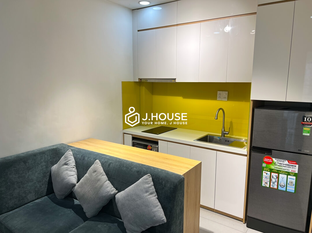 Modern 1 bedroom apartment for rent at Estar Apartment, District 3