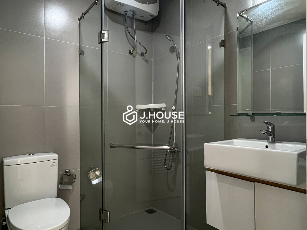 Modern 1 bedroom apartment for rent at Estar Apartment, District 3