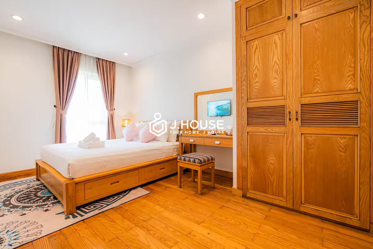 Modern 3 bedroom apartment with city view at Saigon Pavillon, District 3, HCMC