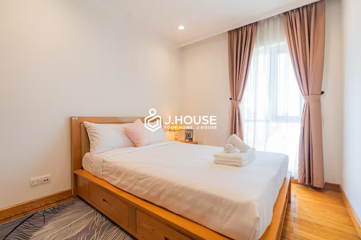 Modern 3 bedroom apartment with city view at Saigon Pavillon, District 3, HCMC
