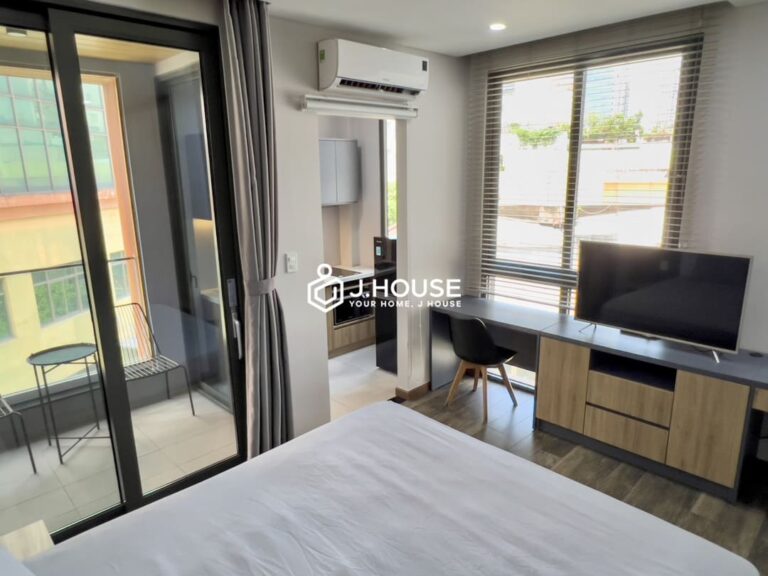Modern studio apartment for rent with balcony at AV House, District 3, HCMC