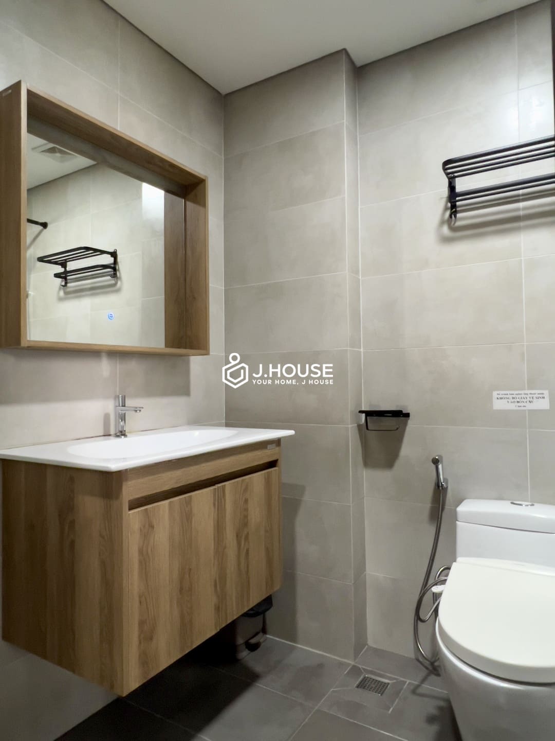 Modern studio apartment for rent with balcony at AV House, District 3, HCMC