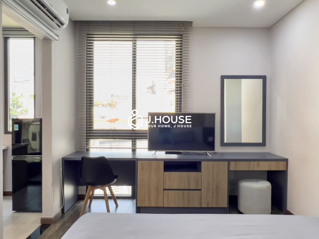 Modern studio apartment for rent with balcony at AV House, District 3, HCMC