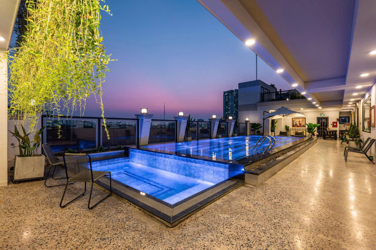 Raymond Holm, Thao Dien, District 2- Rooftop pool
