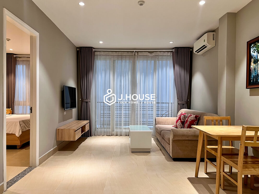 Rent a 1 br apartment on Nguyen Huu Canh Street, Binh Thanh District