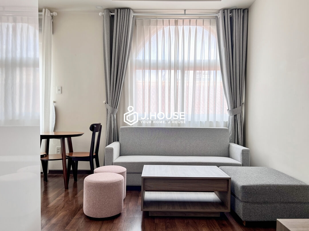 Rent spacious and cosy 1 bedroom apartment in District 1, HCMC