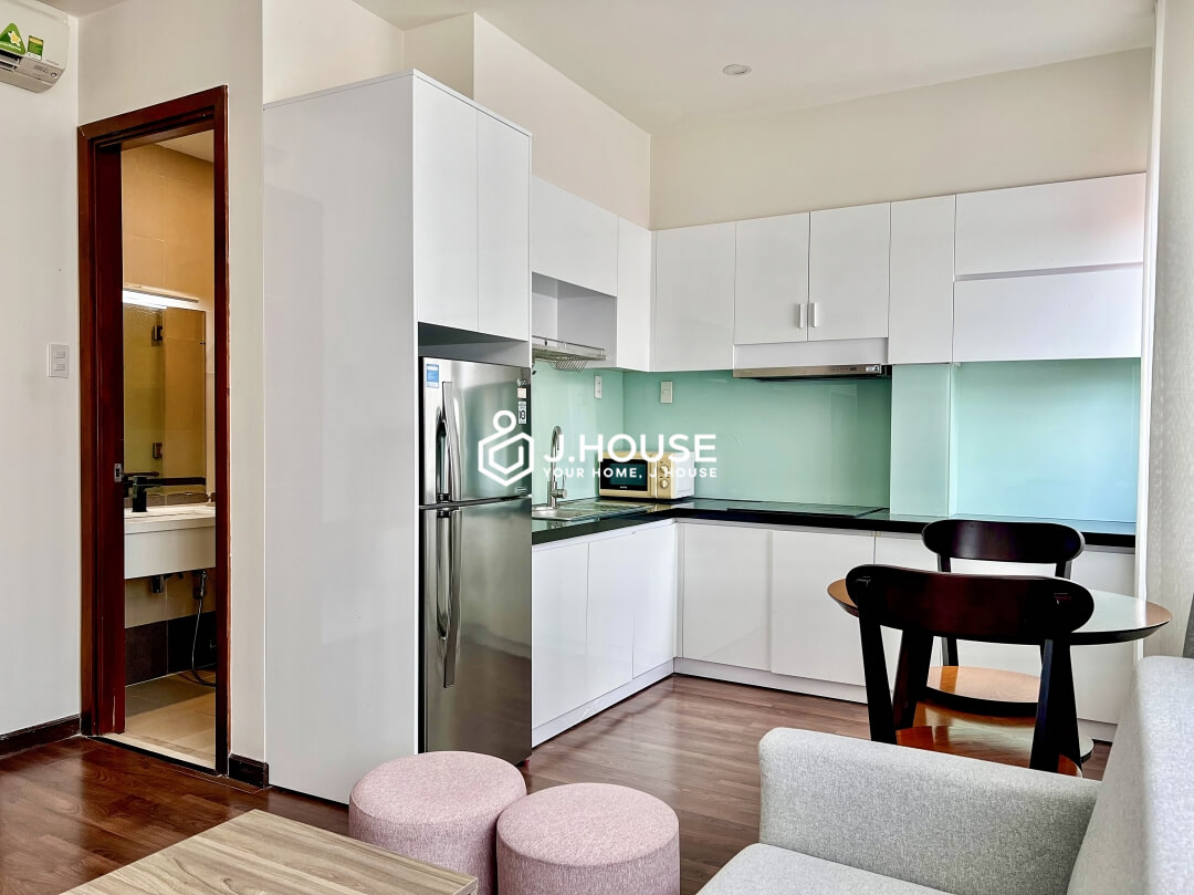 Rent spacious and cosy 1 bedroom apartment in District 1, HCMC