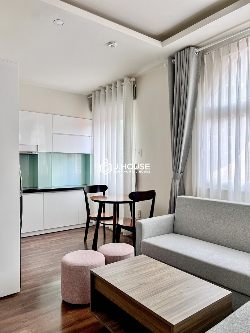 Rent spacious and cosy 1 bedroom apartment in District 1, HCMC