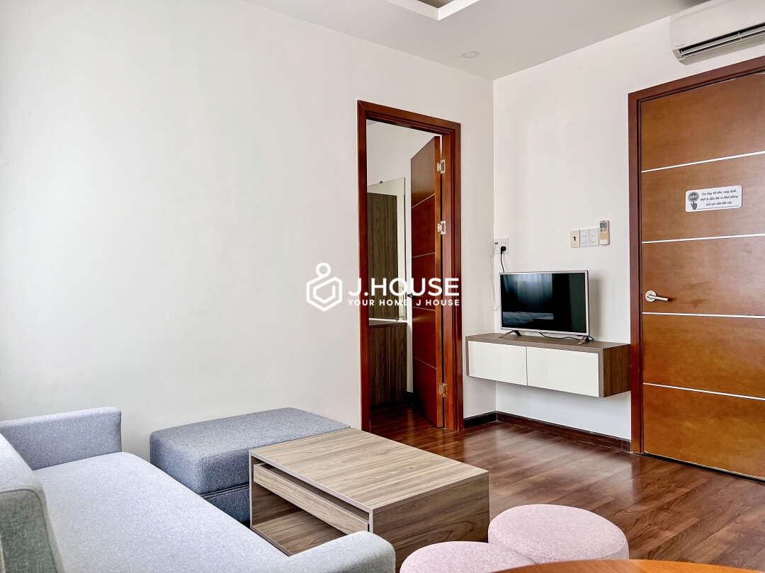 Rent spacious and cosy 1 bedroom apartment in District 1, HCMC