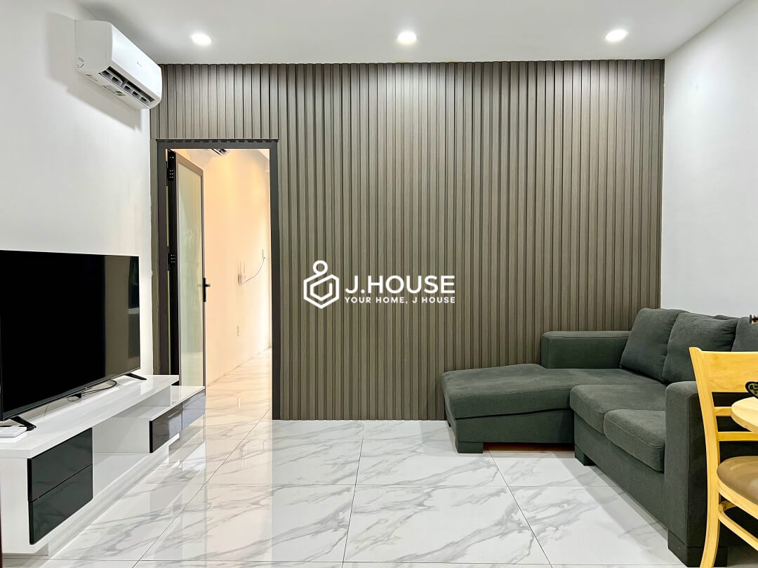 Spacious 1 BR apartment for rent on Nguyen Huu Canh Street, Binh Thanh District