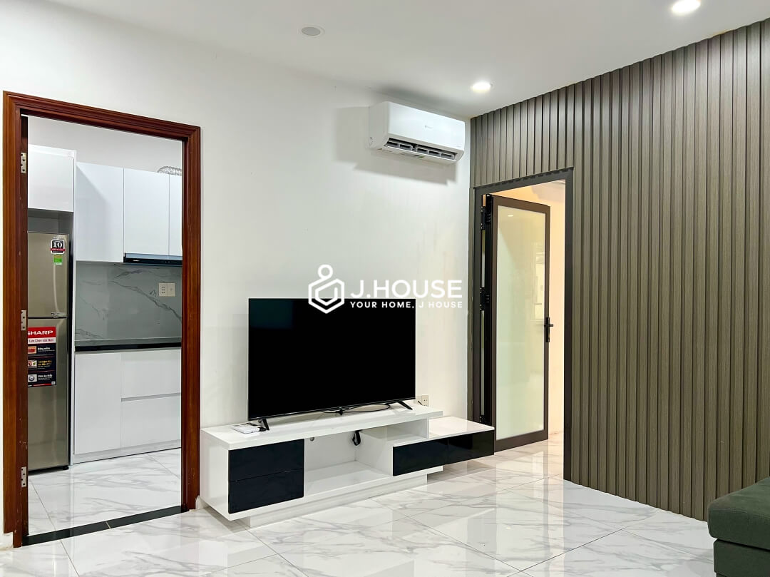 Spacious 1 BR apartment for rent on Nguyen Huu Canh Street, Binh Thanh District