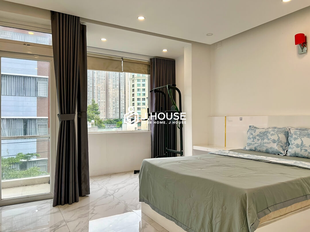 Spacious 1 BR apartment for rent on Nguyen Huu Canh Street, Binh Thanh District