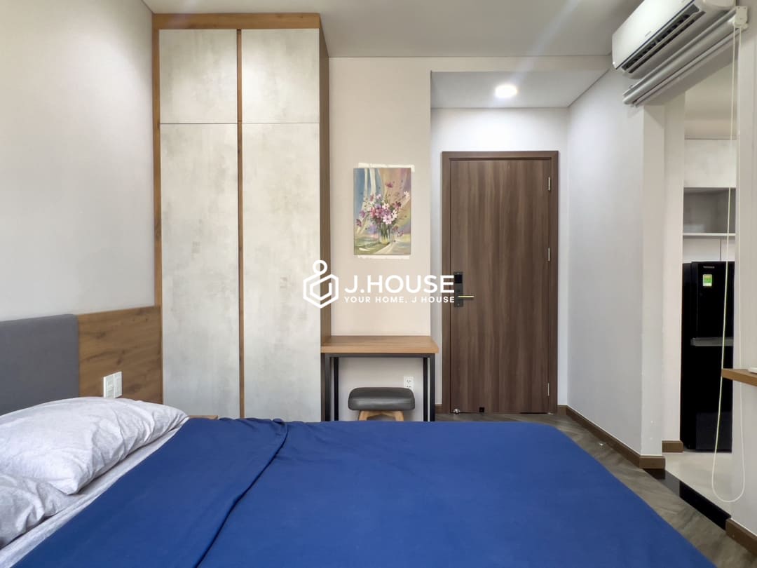 Studio apartment for rent with washer at AV House, District 3, HCMC