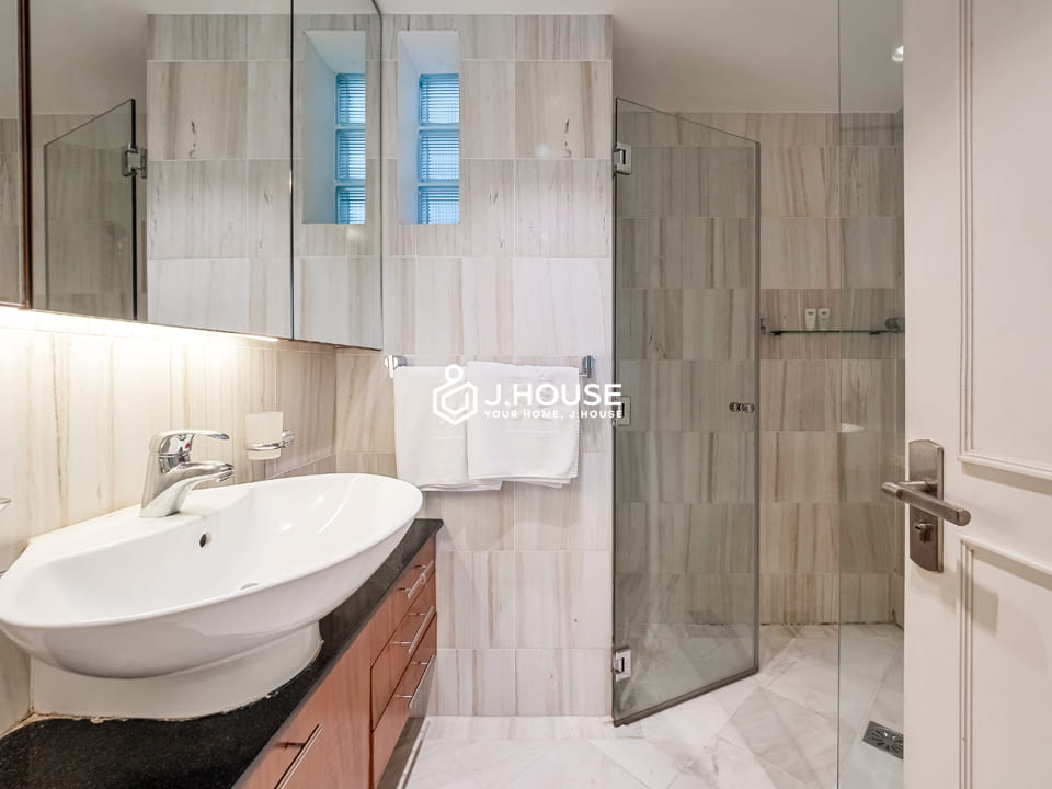 2br apartment for rent with balcony at Saigon Apartment, District 3, HCMC