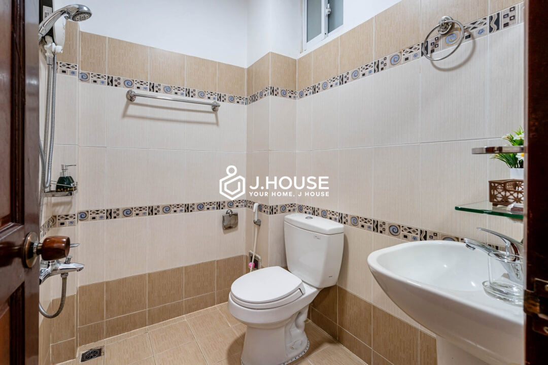 Affordable serviced apartment for rent in the heart of District 1, HCMC