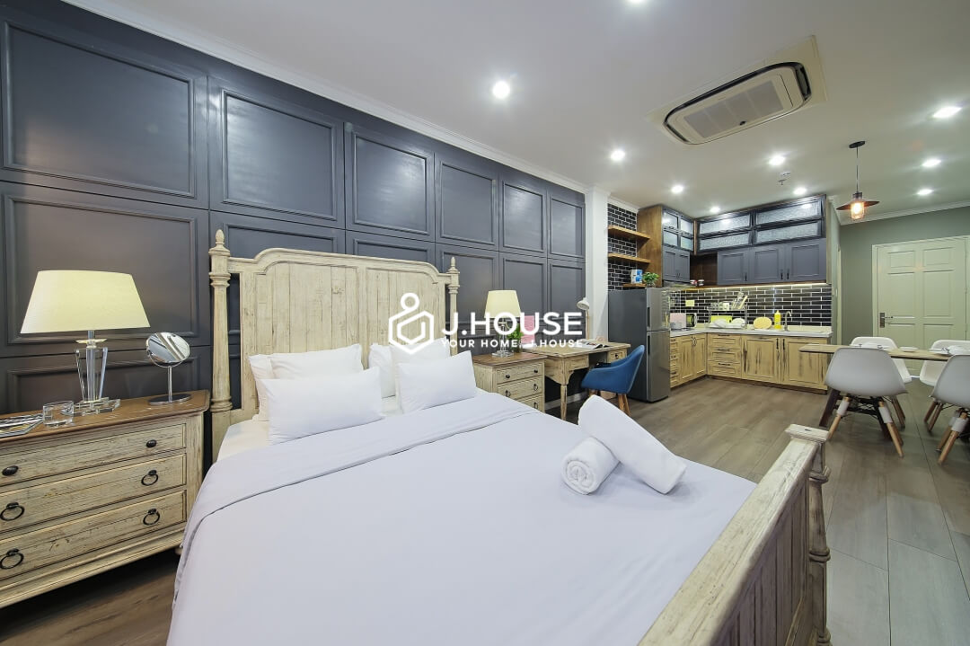 Bright and comfortable modern apartment for rent in District 3, HCMC