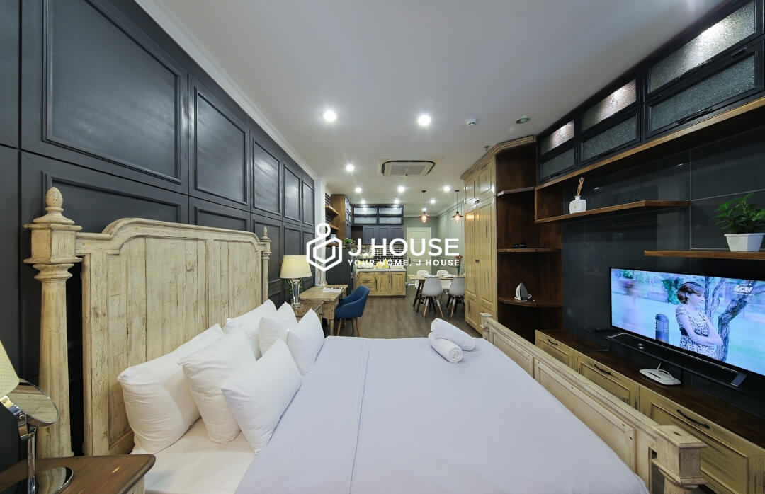 Bright and comfortable modern apartment for rent in District 3, HCMC