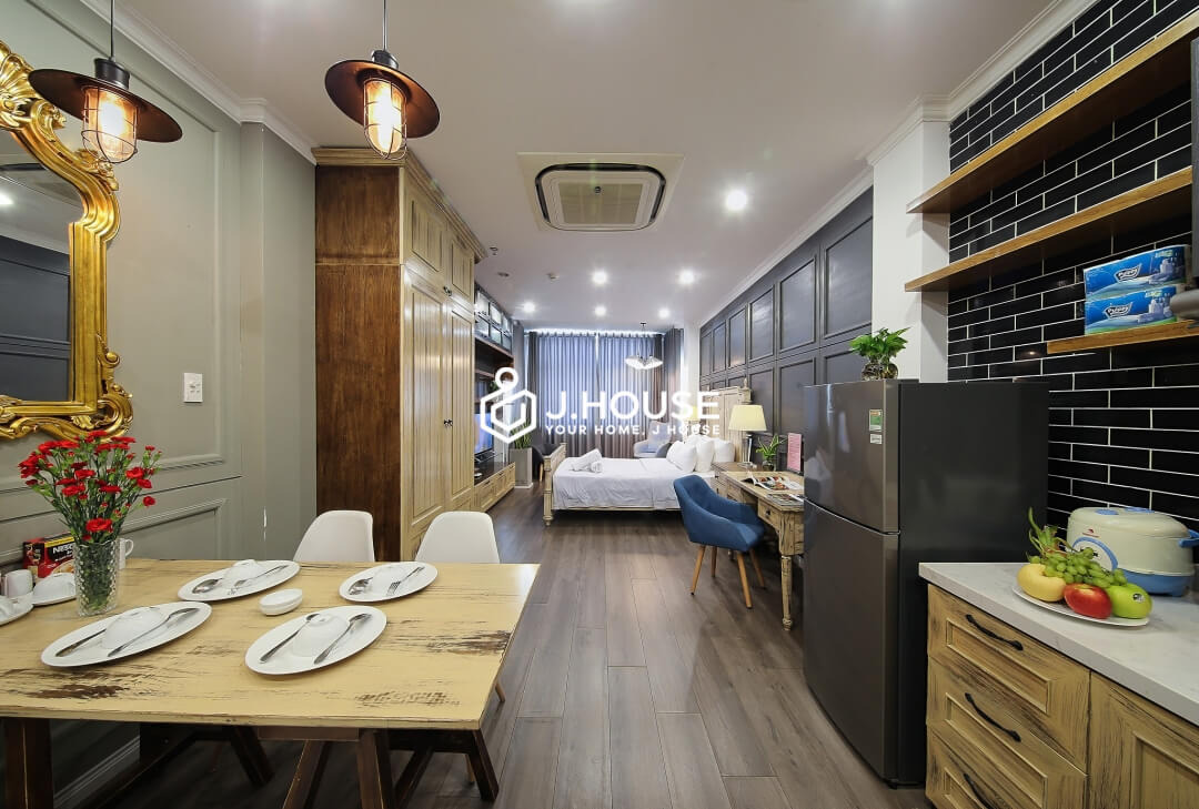 Bright and comfortable modern apartment for rent in District 3, HCMC