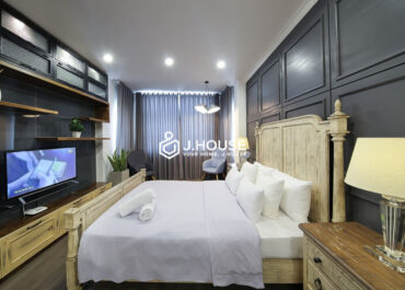 Bright and comfortable modern apartment for rent in District 3, HCMC